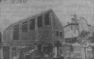 Bild zeigt den Rohbau der neuen Kirche aus 1970